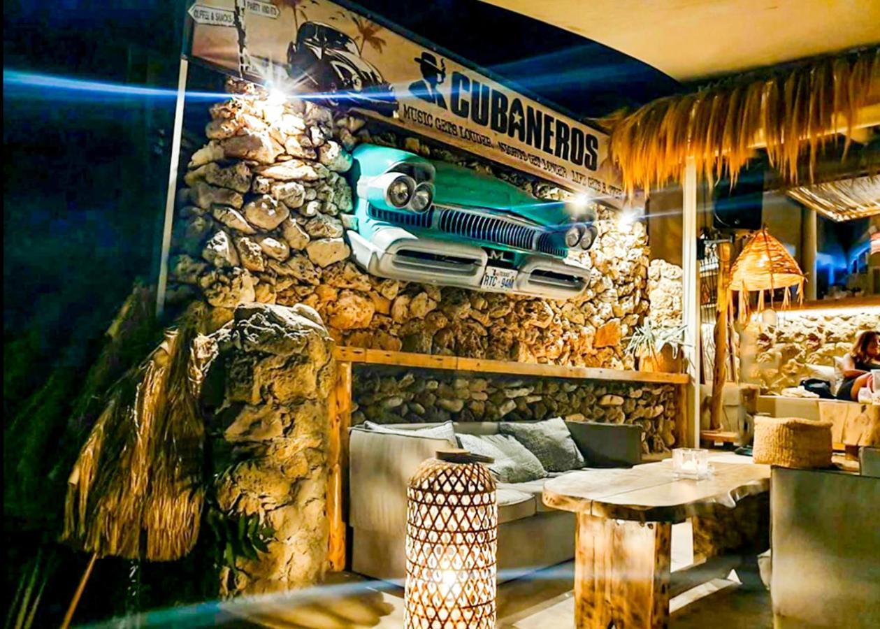 Cubaneros Holiday Inn Laganász Kültér fotó